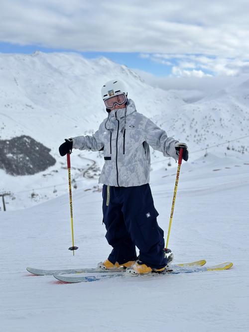 15-year-old snow skier Toby McIlwaine