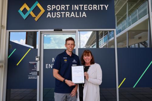 Dr Ewen Bradbery with Chair of the ASDMAC, Dr Susan White AM